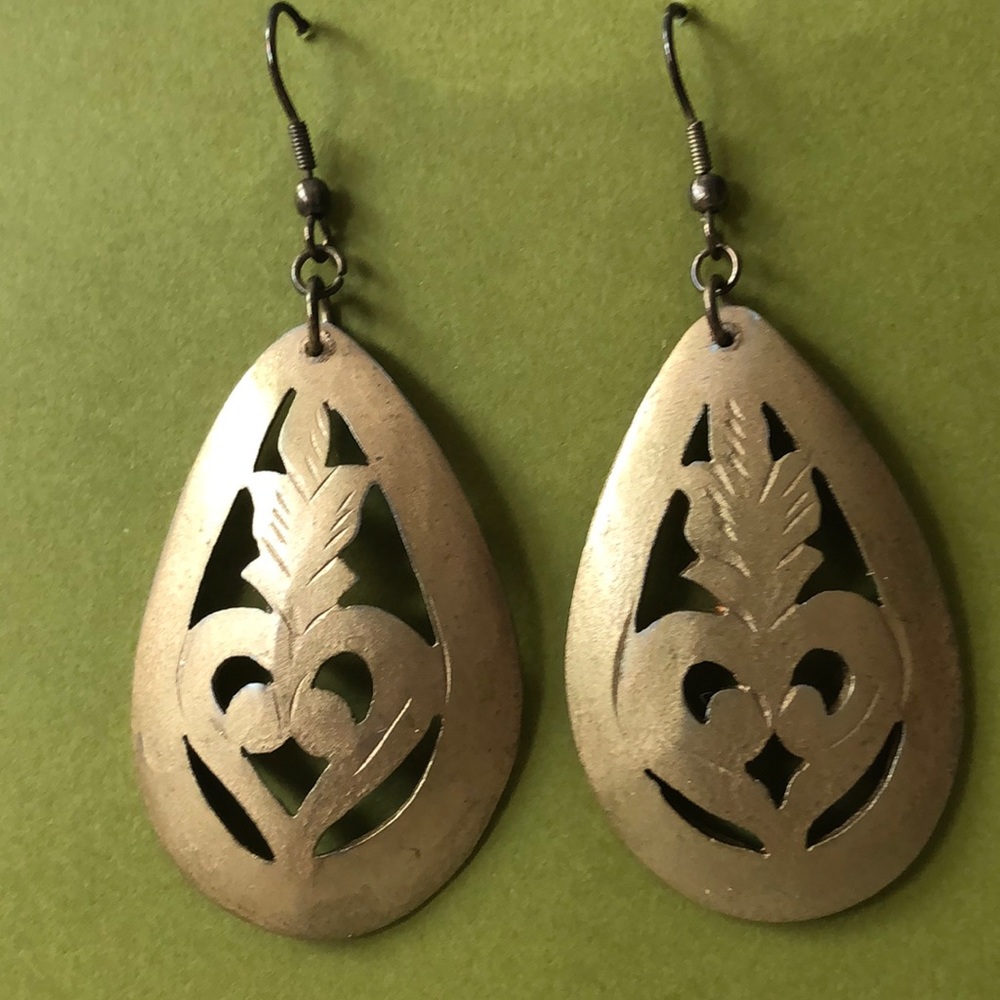 Charlotte Russe gold oval statement earrings - Picture 7 of 7